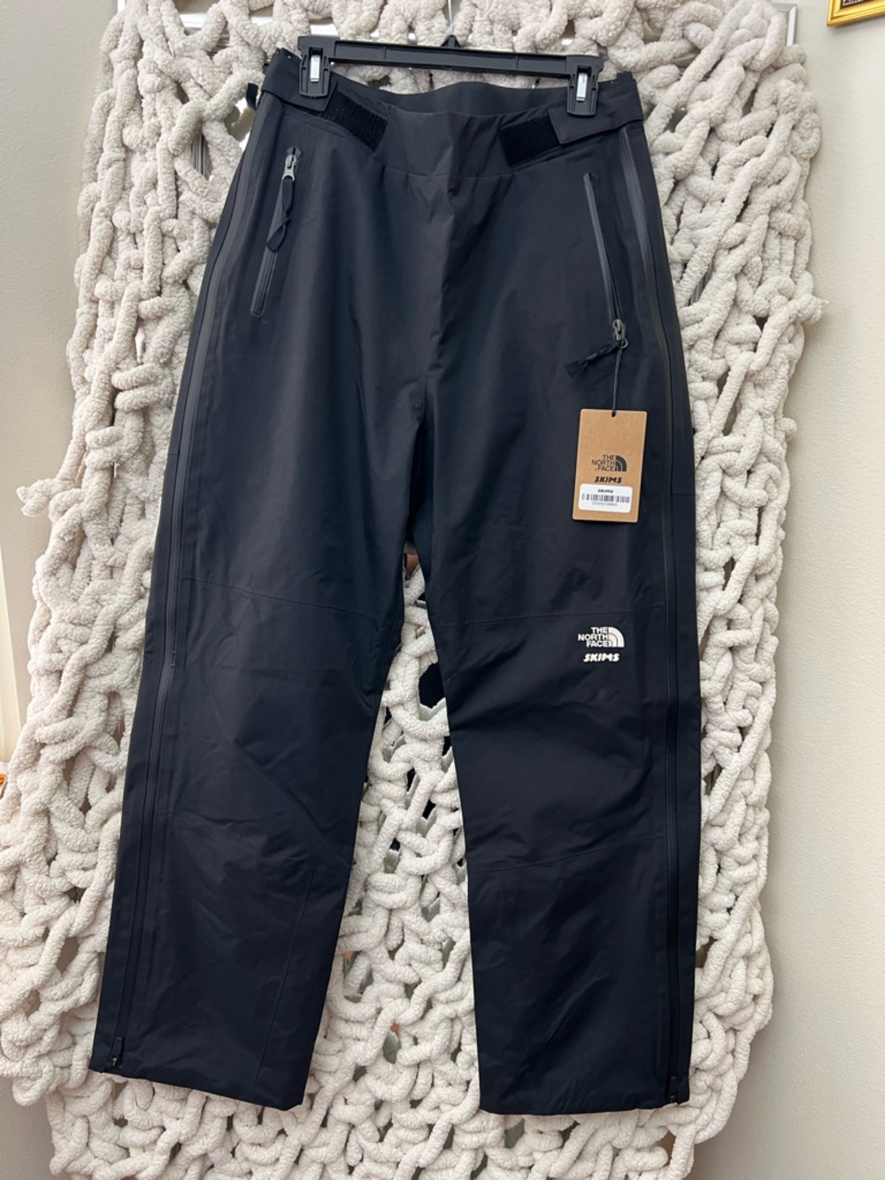 The North Face x Skims Woven Seam Taped Pants NWT - Onyx